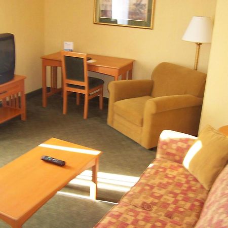 Days Inn By Wyndham Orillia Zewnętrze zdjęcie