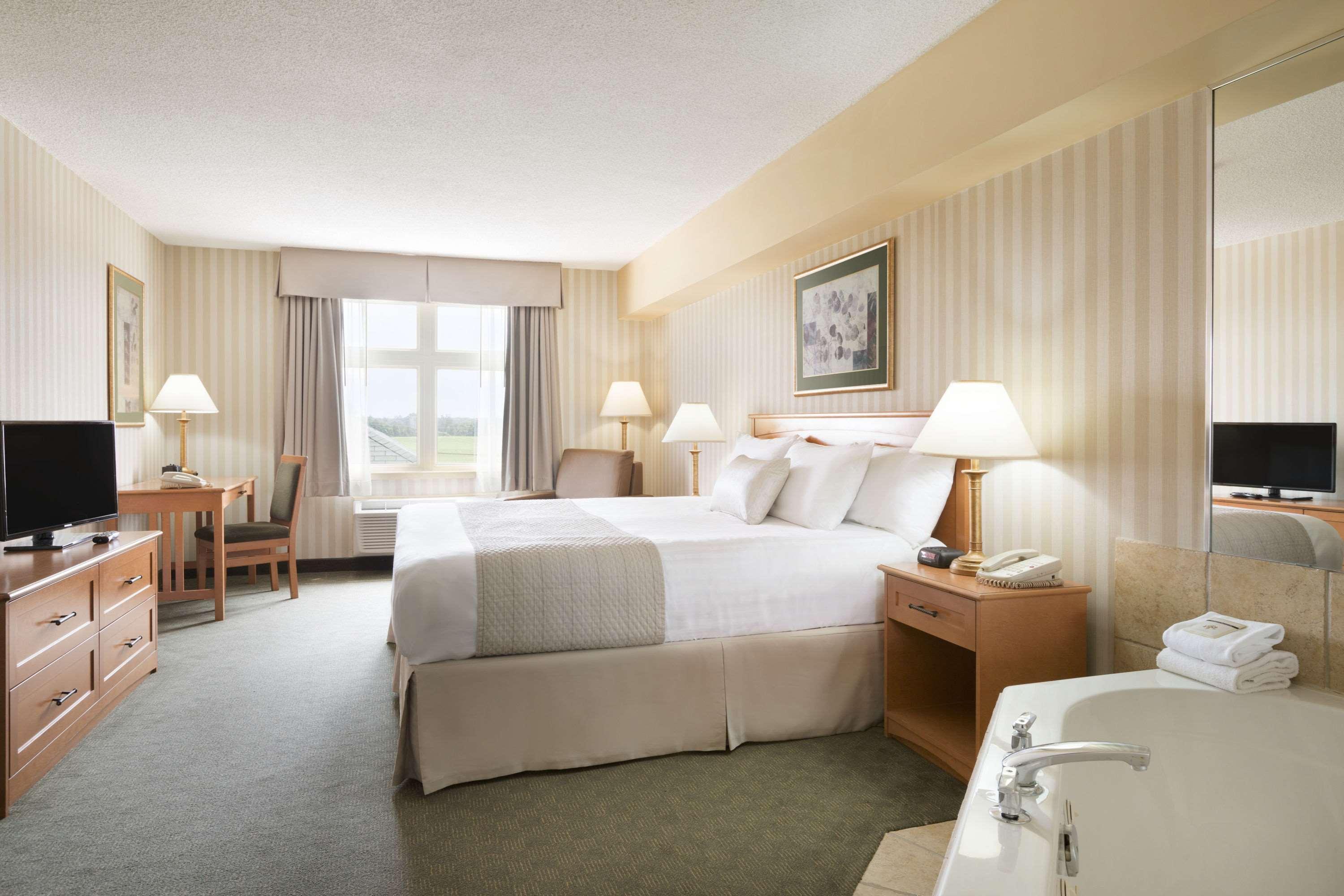 Days Inn By Wyndham Orillia Zewnętrze zdjęcie