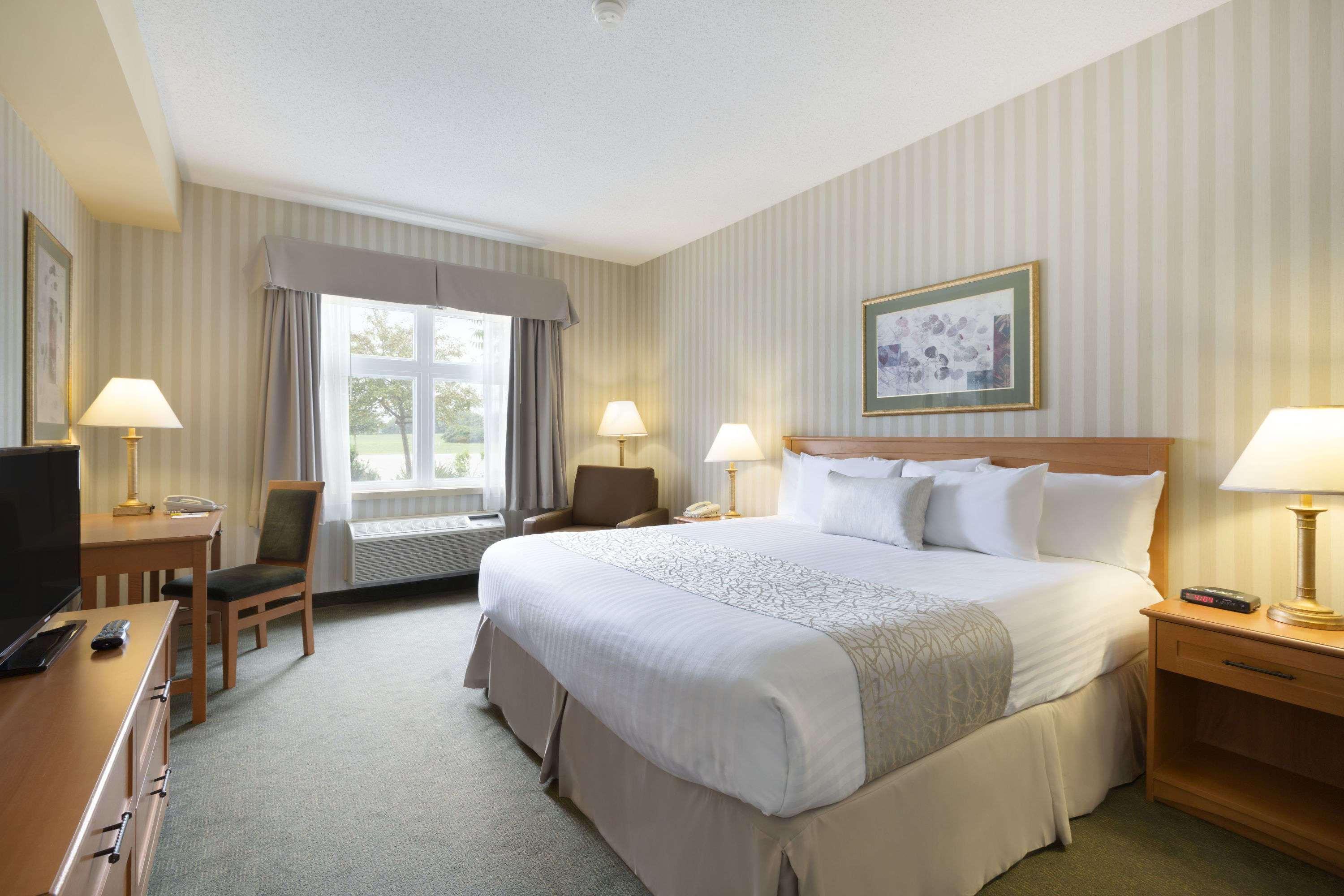 Days Inn By Wyndham Orillia Zewnętrze zdjęcie