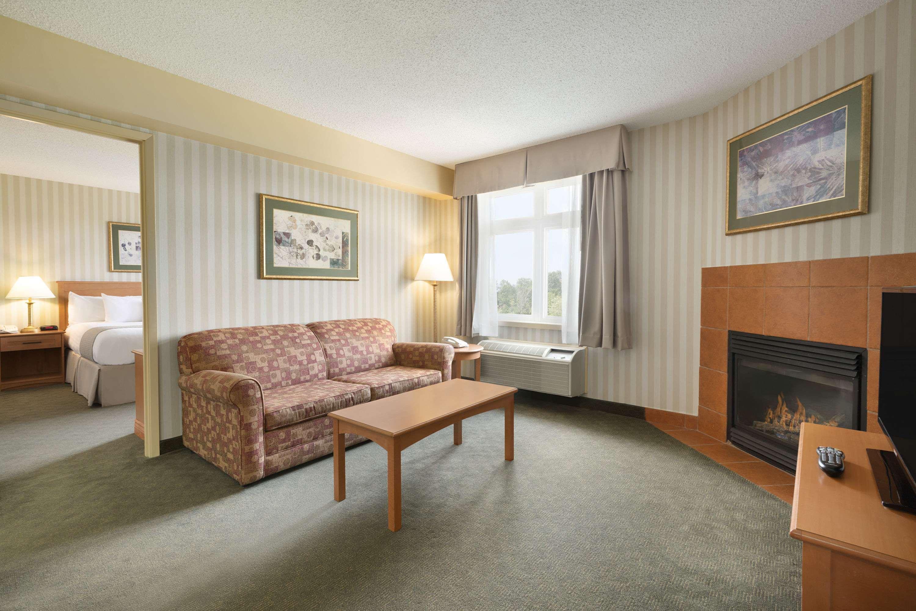 Days Inn By Wyndham Orillia Zewnętrze zdjęcie