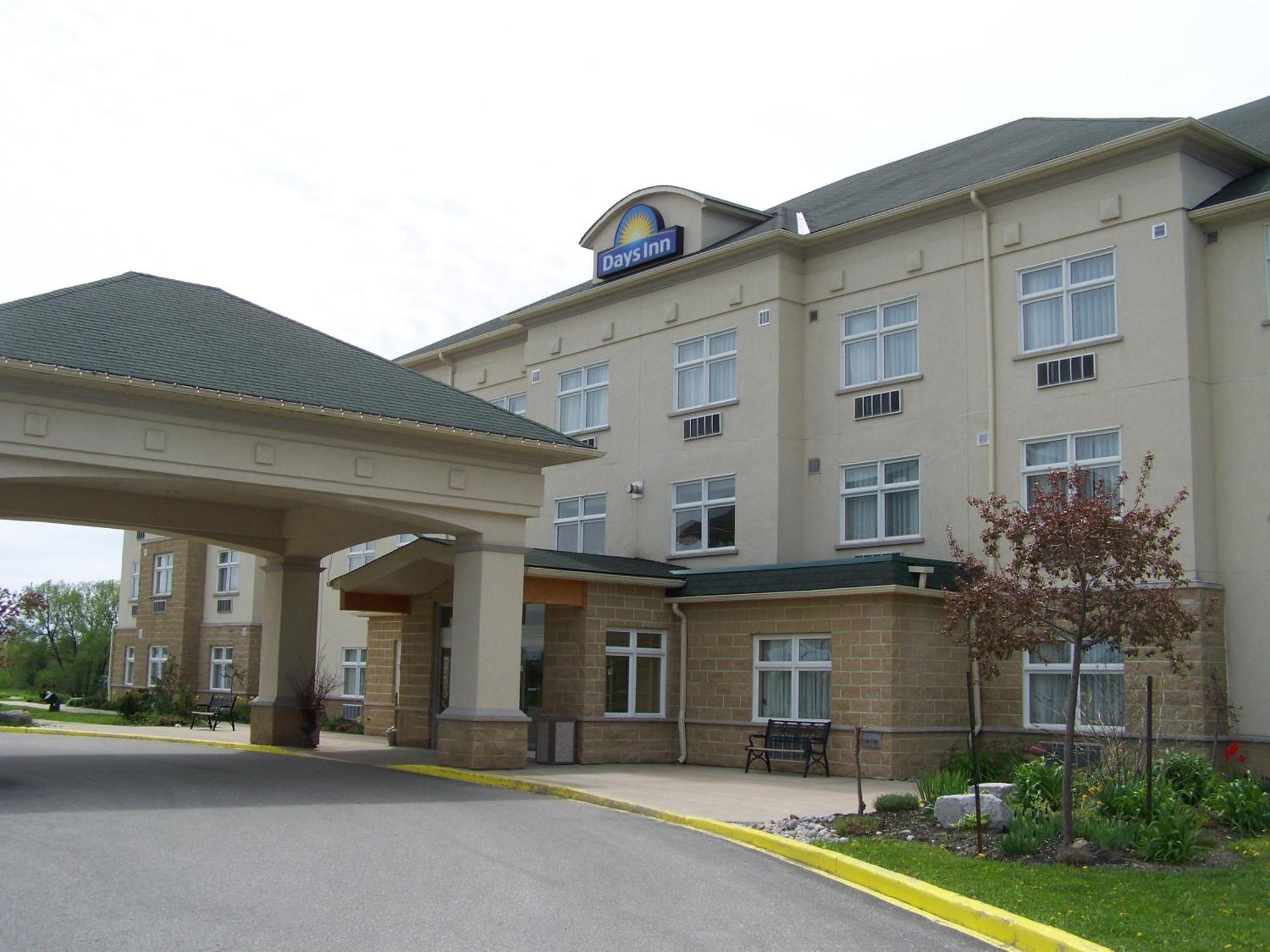 Days Inn By Wyndham Orillia Zewnętrze zdjęcie