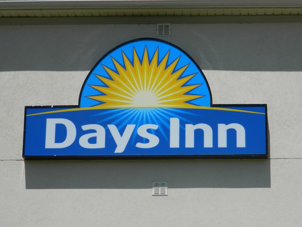 Days Inn By Wyndham Orillia Zewnętrze zdjęcie